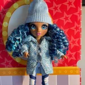 Rainbow High Doll Skylar Bradshaw-2019- Winter Break